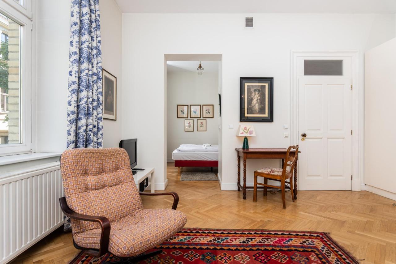 Classy Old Town Suites - By Upstairs Краков Экстерьер фото