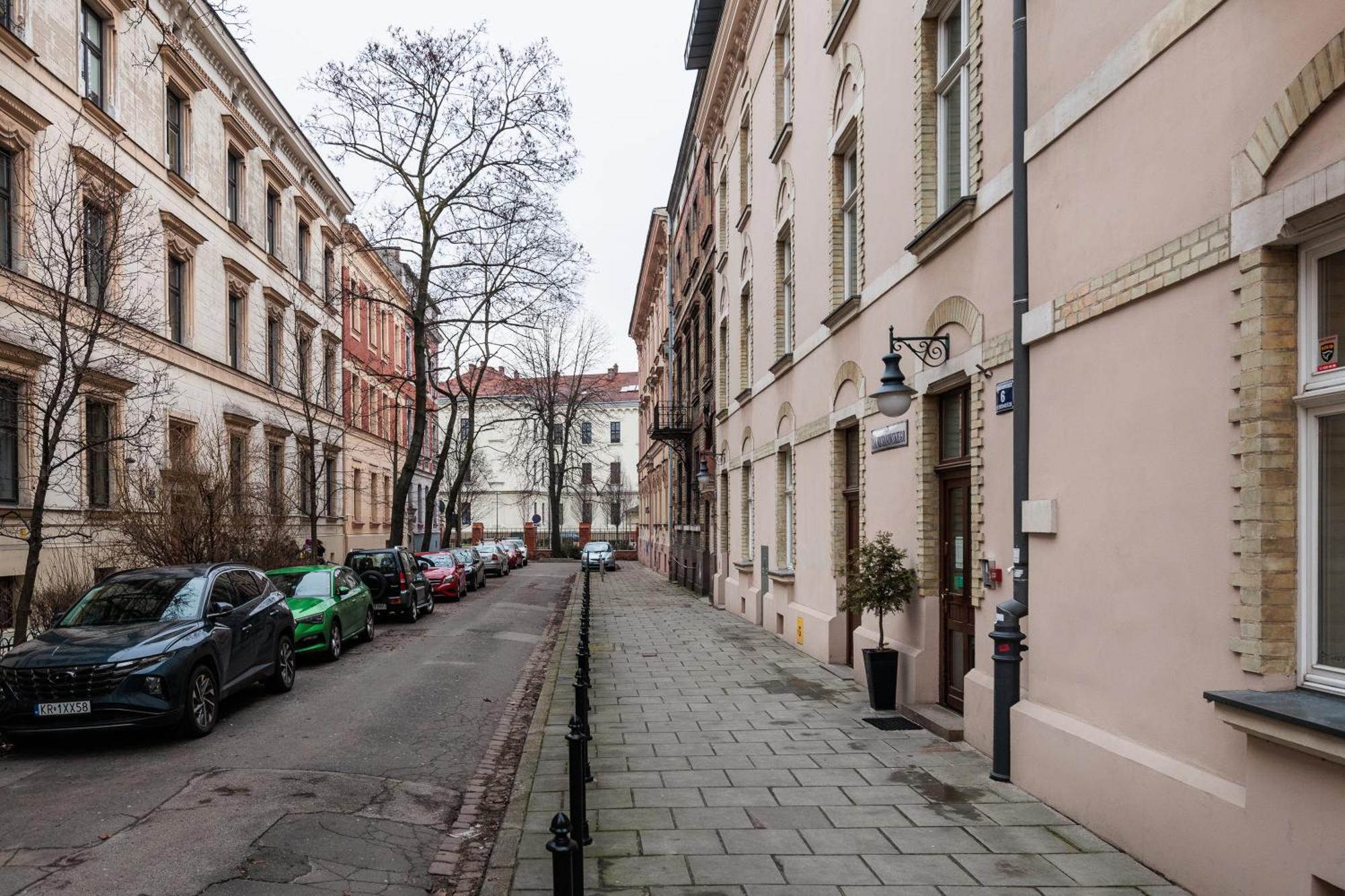 Classy Old Town Suites - By Upstairs Краков Экстерьер фото